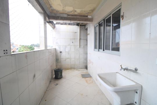 Lavanderia / casa 1 de casa à venda com 6 quartos, 125m² em Vila Natal, São Paulo