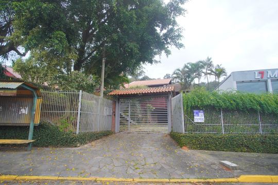 Fachada de casa para alugar com 6 quartos, 500m² em Freitas, Sapucaia do Sul