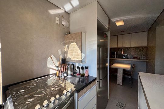 Cozinha de apartamento à venda com 3 quartos, 109m² em Jardim Caravelas, São Paulo