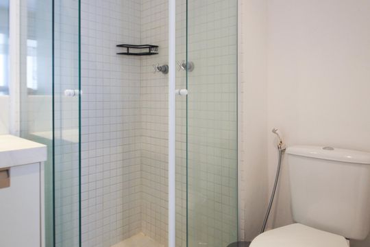 Banheiro de kitnet/studio à venda com 1 quarto, 25m² em Itaim Bibi, São Paulo