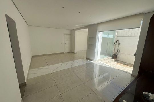 Apartamento para alugar com 3 quartos, 200m² em Sion, Belo Horizonte