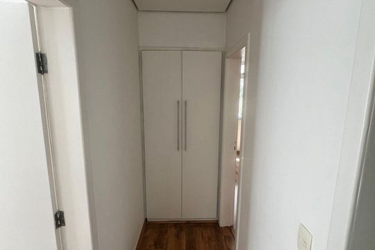 Corredor de apartamento para alugar com 3 quartos, 200m² em Sion, Belo Horizonte