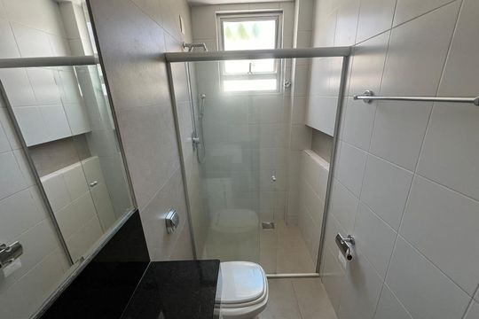 Banheiro de apartamento para alugar com 3 quartos, 200m² em Sion, Belo Horizonte