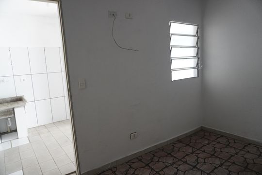 Casa para alugar com 2 quartos, 100m² em Conjunto Residencial José Bonifácio, São Paulo