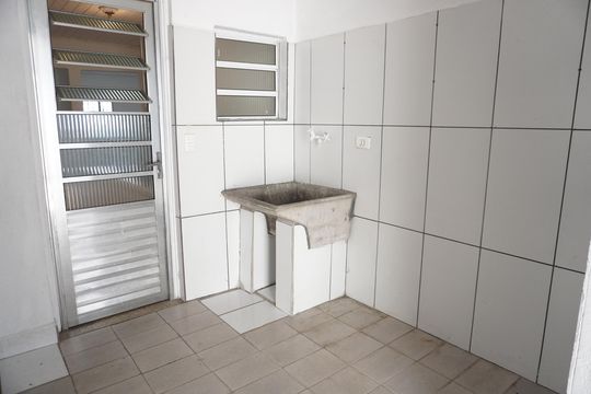 Casa para alugar com 2 quartos, 100m² em Conjunto Residencial José Bonifácio, São Paulo