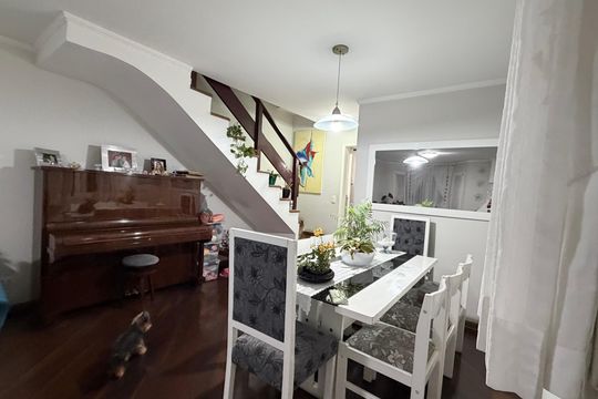 Sala de casa de condomínio para alugar com 3 quartos, 140m² em Parque Maria Helena, São Paulo