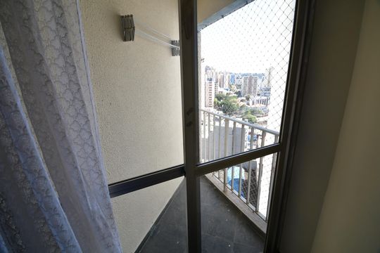 Varanda da sala de apartamento à venda com 1 quarto, 58m² em Centro, Campinas