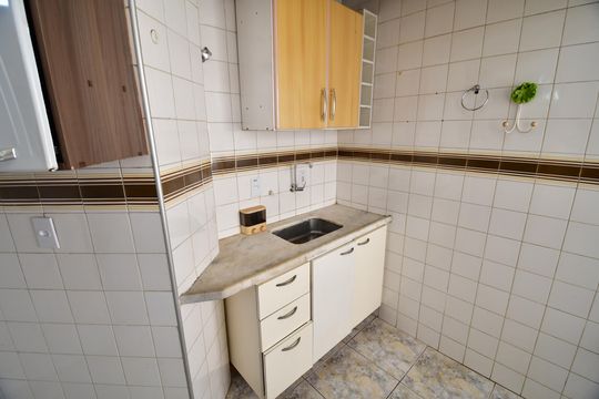 Cozinha de apartamento à venda com 1 quarto, 58m² em Centro, Campinas