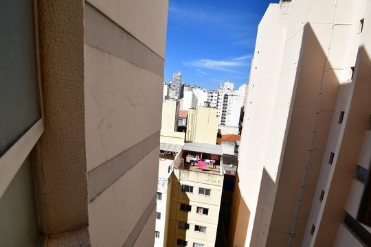 Vista da área de serviço de apartamento à venda com 1 quarto, 58m² em Centro, Campinas