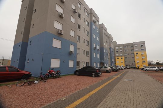Fachada do bloco de apartamento para alugar com 2 quartos, 50m² em Harmonia, Canoas