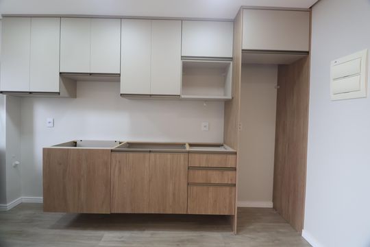 Cozinha - Armários de apartamento para alugar com 2 quartos, 50m² em Harmonia, Canoas