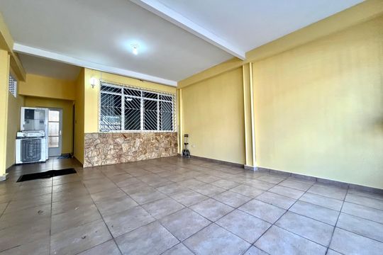 Garagem de casa à venda com 5 quartos, 160m² em Vila Campestre, São Paulo