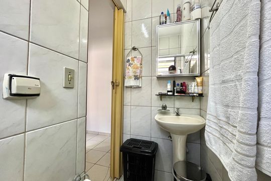 Banheiro Corredor de casa à venda com 5 quartos, 160m² em Vila Campestre, São Paulo