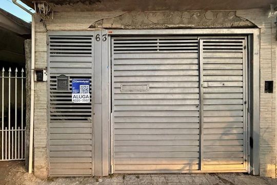 Fachada  de casa para alugar com 1 quarto, 25m² em Campo Belo, São Paulo