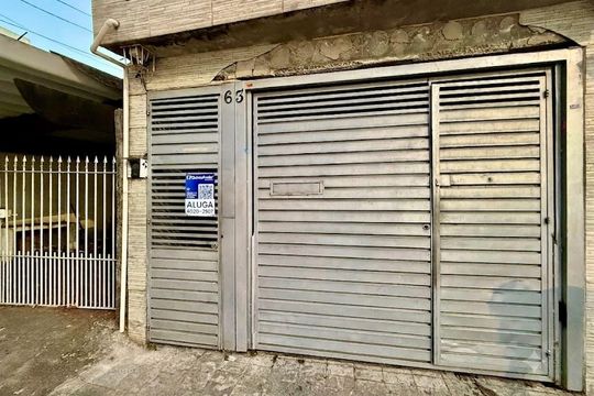 Fachada de casa para alugar com 1 quarto, 25m² em Campo Belo, São Paulo
