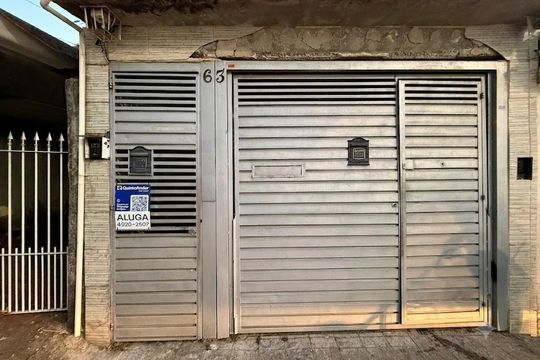 Fachada  de casa para alugar com 1 quarto, 30m² em Campo Belo, São Paulo
