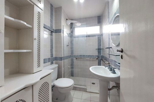 Banheiro de apartamento à venda com 2 quartos, 62m² em Vila Gumercindo, São Paulo