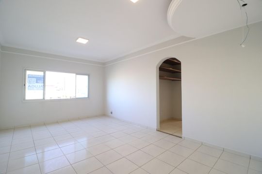 Sala de apartamento para alugar com 3 quartos, 85m² em Tibery, Uberlândia
