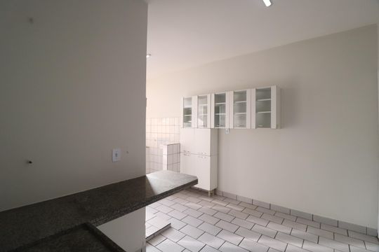 Cozinha de apartamento para alugar com 3 quartos, 85m² em Tibery, Uberlândia