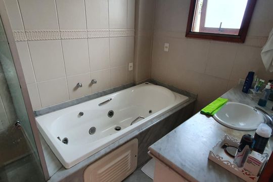 Banheiro de casa à venda com 5 quartos, 538m² em Recreio dos Bandeirantes, Rio de Janeiro