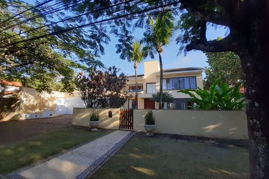 Fachada de casa à venda com 5 quartos, 538m² em Recreio dos Bandeirantes, Rio de Janeiro