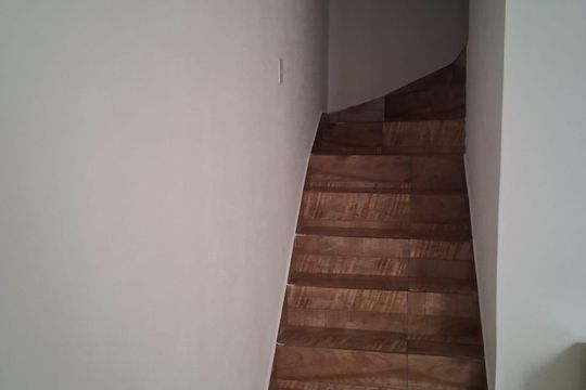 Escada de apartamento à venda com 2 quartos, 100m² em Vila Francisco Matarazzo, Santo André