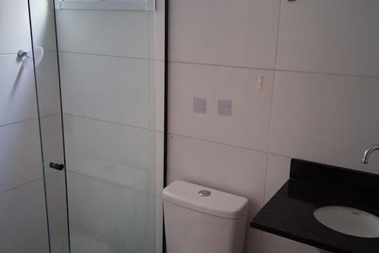 Banheiro de apartamento à venda com 2 quartos, 100m² em Vila Francisco Matarazzo, Santo André