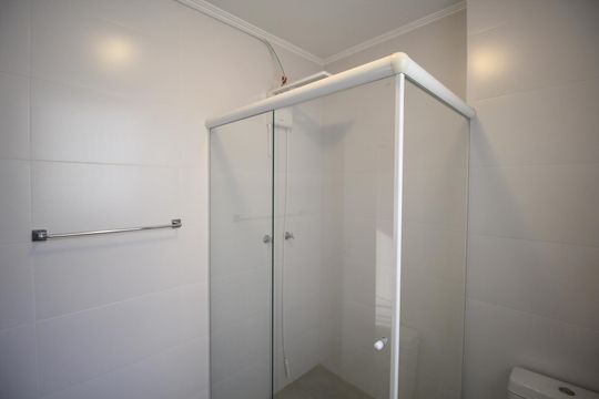 Banheiro de apartamento à venda com 2 quartos, 70m² em Petrópolis, Porto Alegre