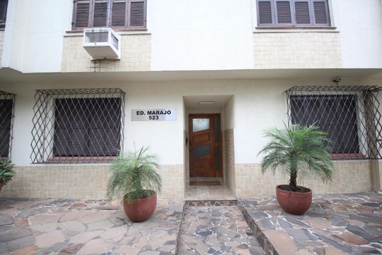 Fachada de apartamento à venda com 2 quartos, 70m² em Petrópolis, Porto Alegre