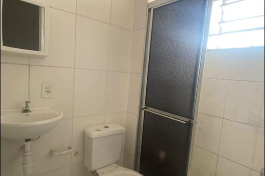 Banheiro de casa à venda com 2 quartos, 64m² em Residencial Cosmos, Campinas