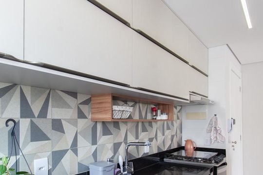 Cozinha de apartamento para alugar com 2 quartos, 50m² em Planalto, Belo Horizonte