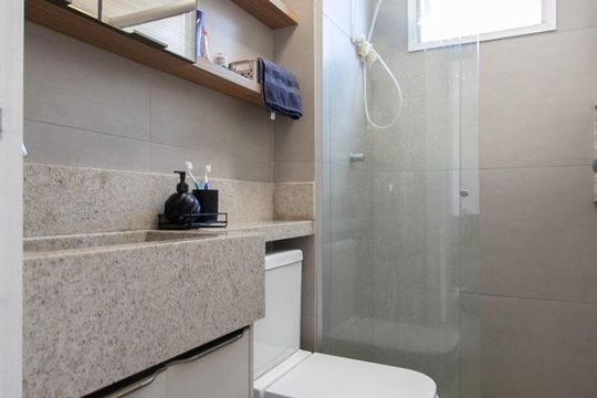 Banheiro de apartamento para alugar com 2 quartos, 50m² em Planalto, Belo Horizonte