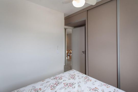 Quarto de apartamento para alugar com 2 quartos, 50m² em Planalto, Belo Horizonte