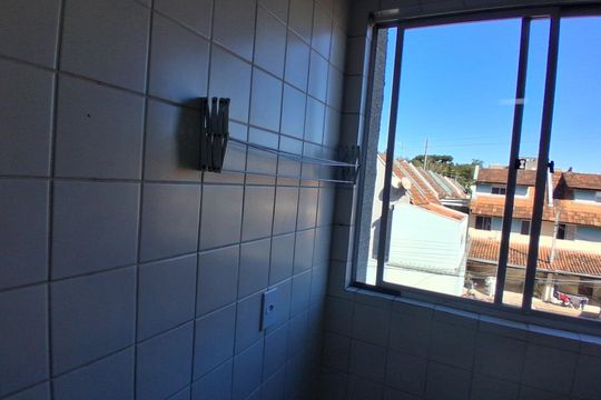 Apartamento para alugar com 3 quartos, 65m² em Pinheirinho, Curitiba