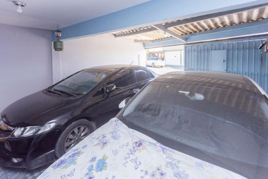 Garagem de casa à venda com 3 quartos, 200m² em Jardim Maria Rita, São Paulo