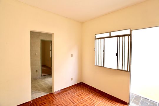Sala de casa para alugar com 2 quartos, 40m² em Camargos, Belo Horizonte