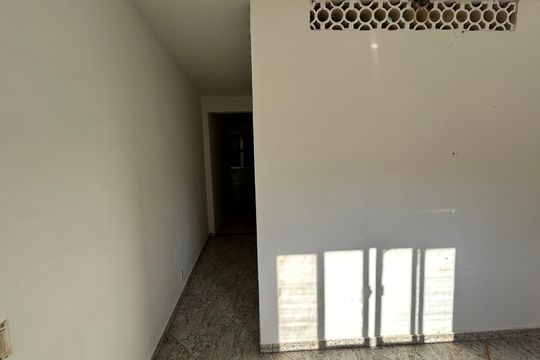 Corredor de casa para alugar com 1 quarto, 45m² em Vila Valqueire, Rio de Janeiro