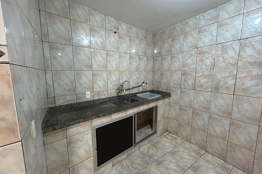 Cozinha de casa para alugar com 1 quarto, 45m² em Vila Valqueire, Rio de Janeiro