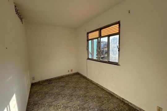 Sala de casa para alugar com 1 quarto, 45m² em Vila Valqueire, Rio de Janeiro