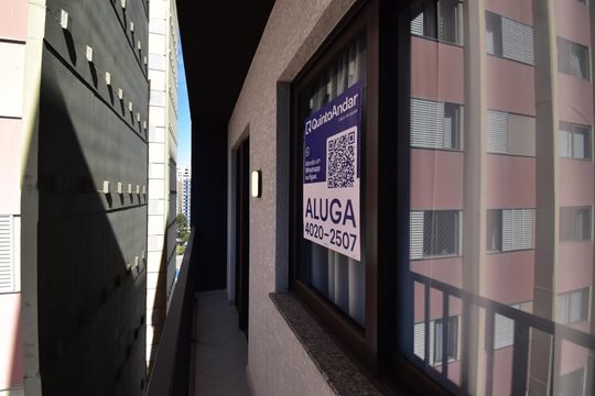 Placa de kitnet/studio para alugar com 1 quarto, 25m² em Centro, Curitiba