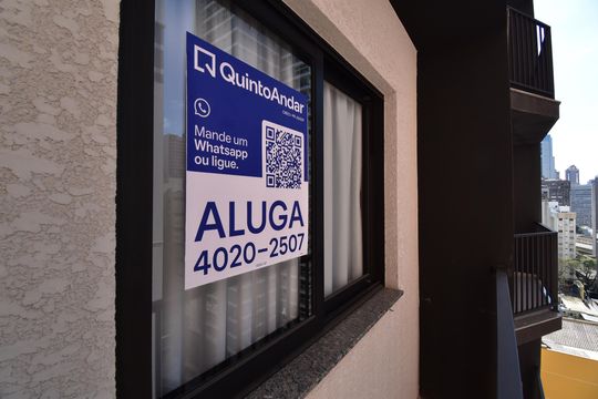 Placa  de kitnet/studio para alugar com 1 quarto, 25m² em Centro, Curitiba