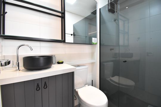 Banheiro do Studio de kitnet/studio para alugar com 1 quarto, 25m² em Centro, Curitiba