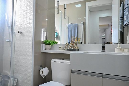 Banheiro de apartamento à venda com 2 quartos, 42m² em Vila Plana, São Paulo