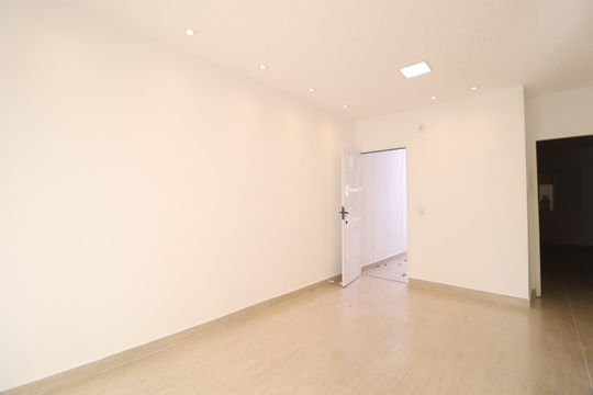 Sala de casa de condomínio para alugar com 2 quartos, 90m² em Aclimação, Uberlândia
