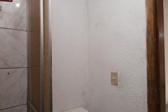Banheiro social  de apartamento à venda com 2 quartos, 38m² em Vila Minerva, São Paulo