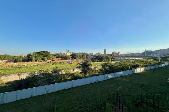 Vista Quarto 1 de apartamento para alugar com 2 quartos, 36m² em Jardim São Luís, São Paulo