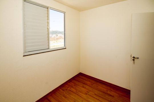 Apartamento à venda com 2 quartos, 42m² em Serra Dourada, Vespasiano