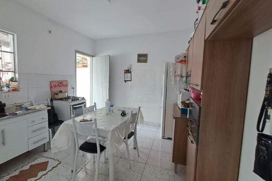 Casa à venda com 1 quarto, 242m² em Parque das Nações, Santo André
