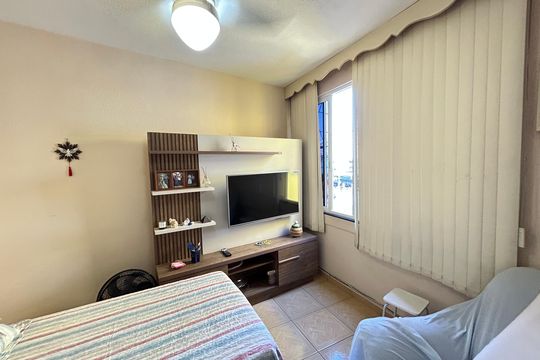 Quarto 1 de apartamento para alugar com 2 quartos, 54m² em Vila Valqueire, Rio de Janeiro