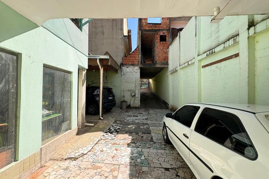 Garagem de casa à venda com 6 quartos, 258m² em Vila Príncipe de Gales, Santo André